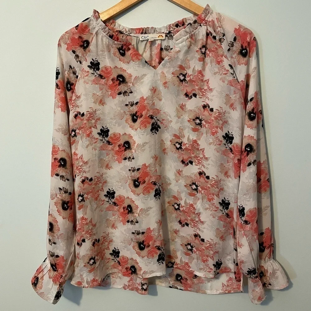 C&C California Floral Blouse Size Medium - Picture 2 of 9